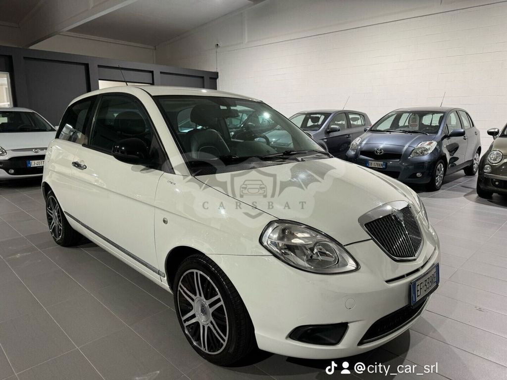 Lancia Ypsilon 2011