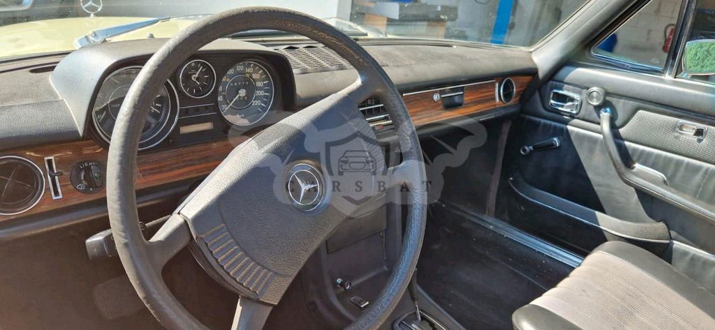 Mercedes-Benz 250 1973