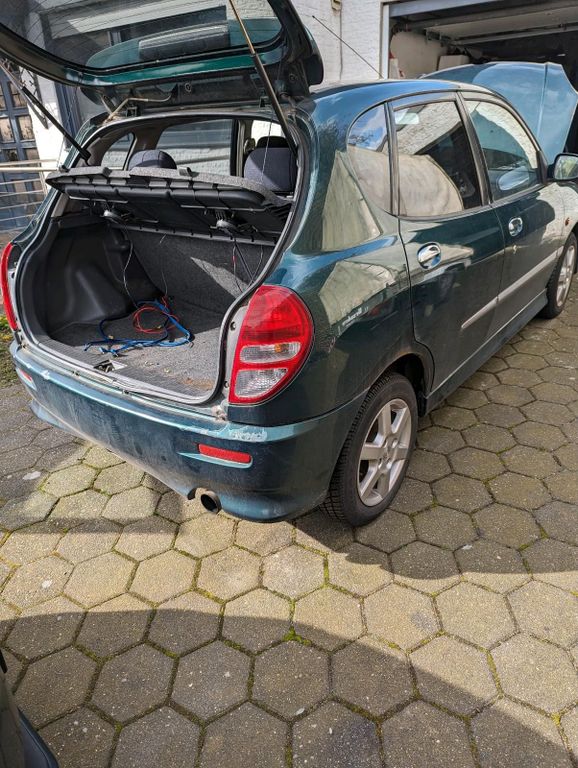 Daihatsu Sirion 2001