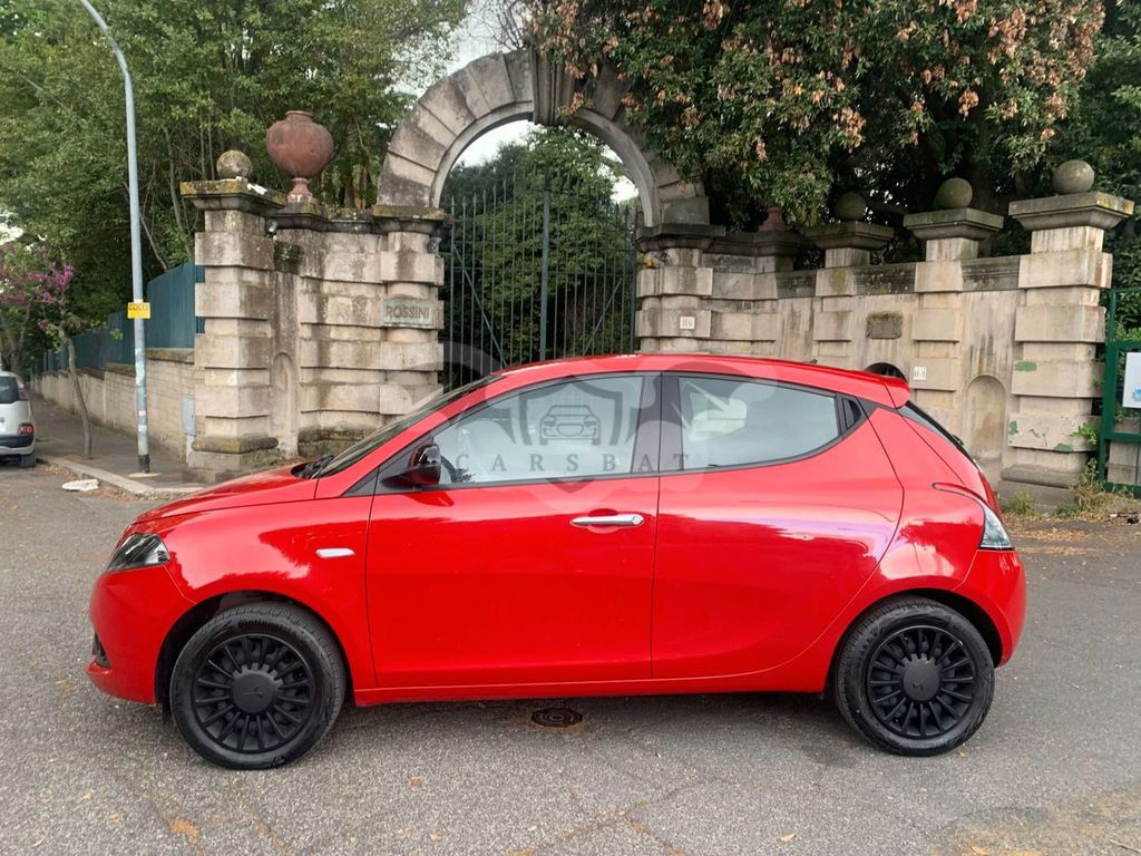 Lancia Ypsilon 2022