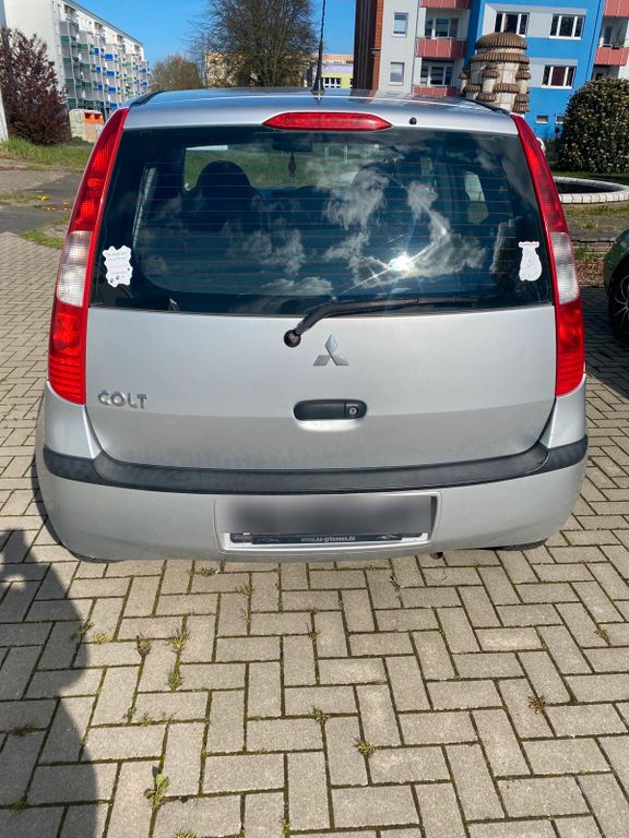 Mitsubishi Colt 2004