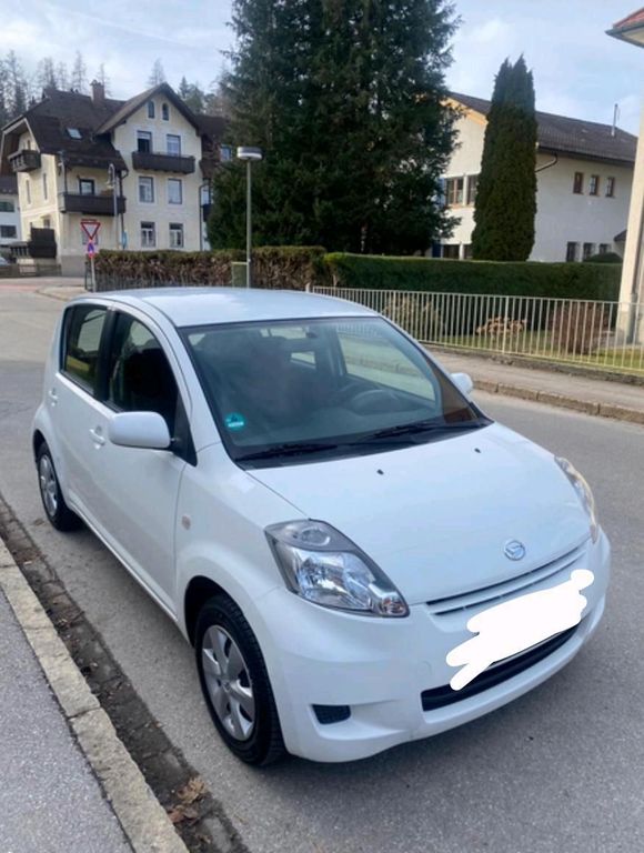 Daihatsu Sirion 2011