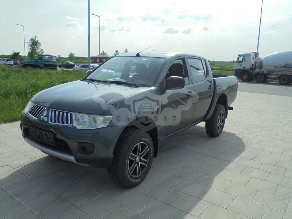 Mitsubishi L200 2011