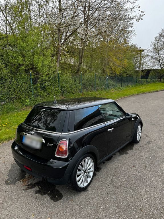 Mini One 2010