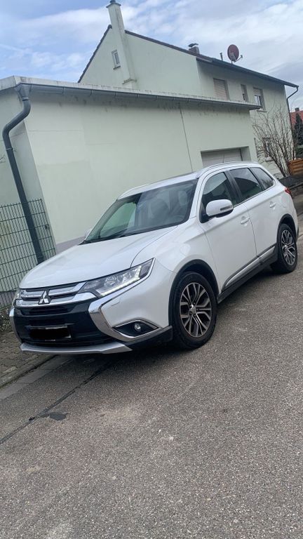 Mitsubishi Outlander 2016