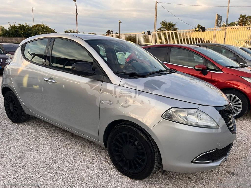 Lancia Ypsilon 2012
