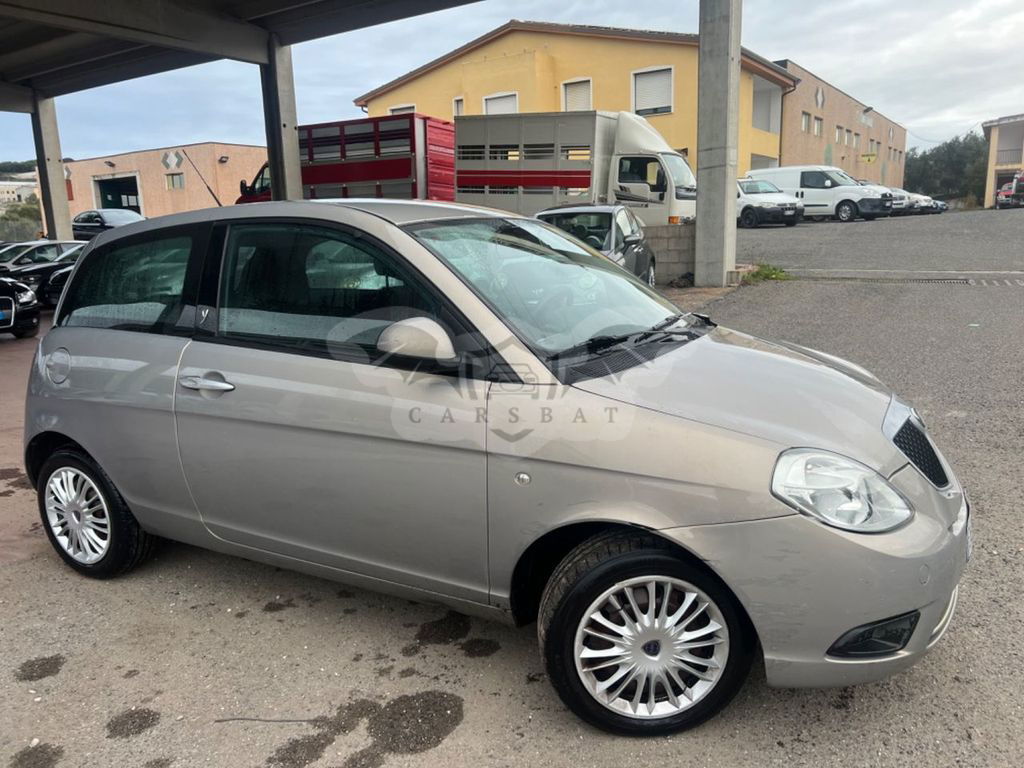 Lancia Ypsilon 2010