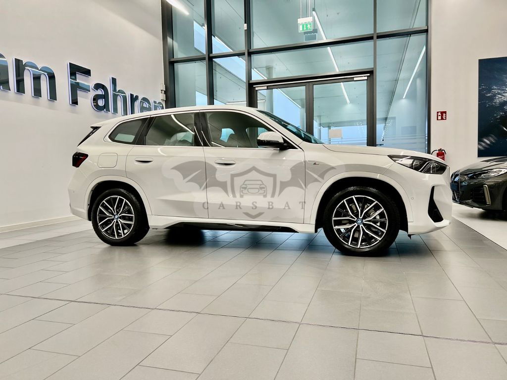 BMW iX1 2023