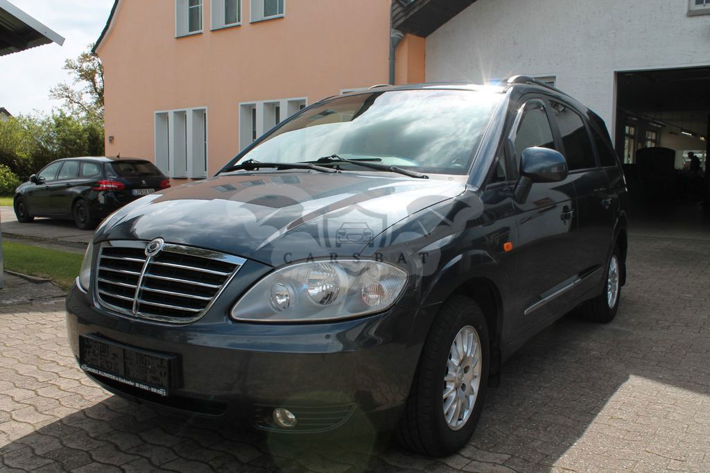 Ssangyong / KG Mobility Rodius 2012