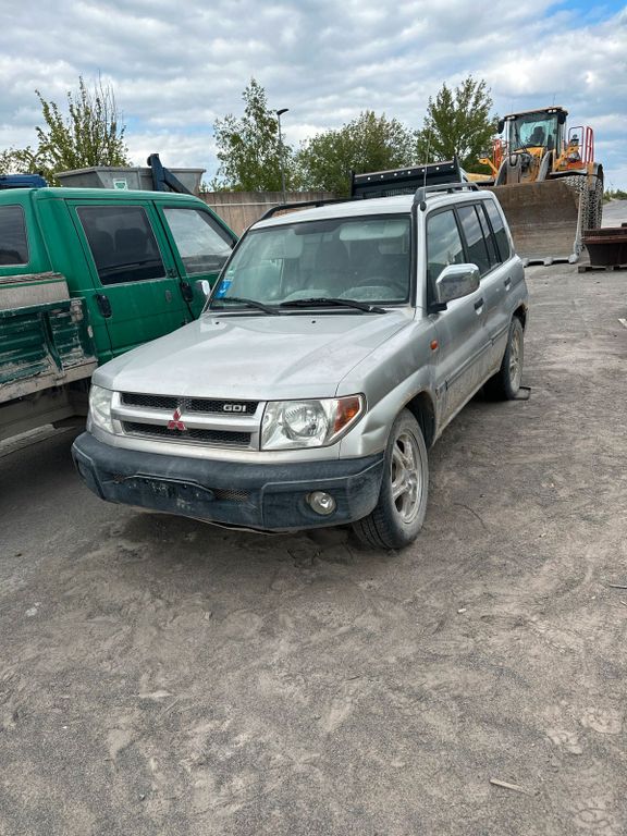 Mitsubishi Pajero 2004