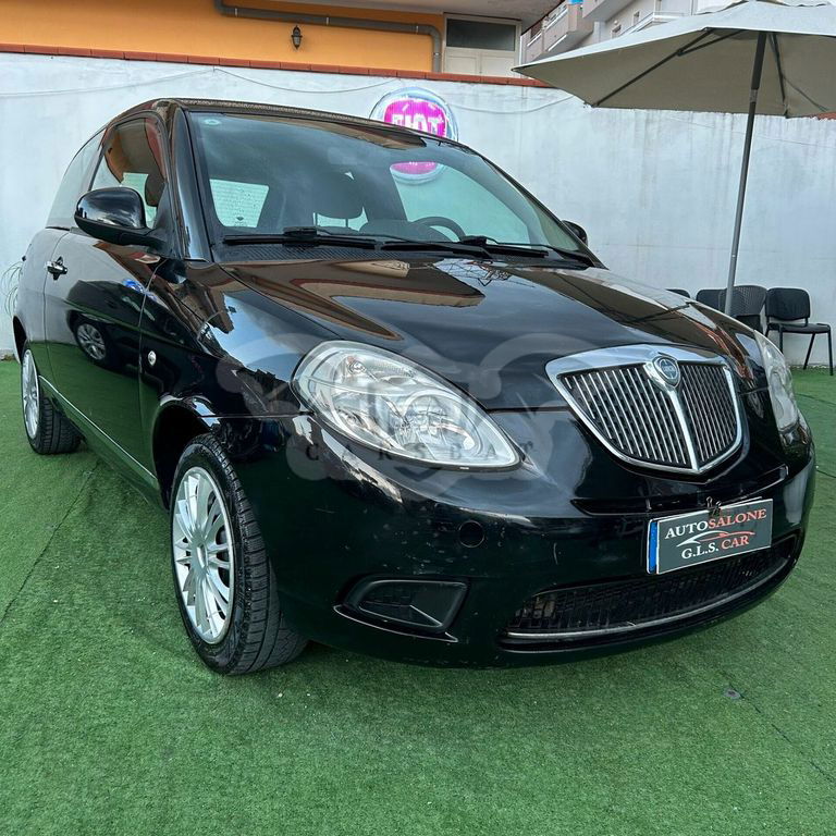 Lancia Ypsilon 2011