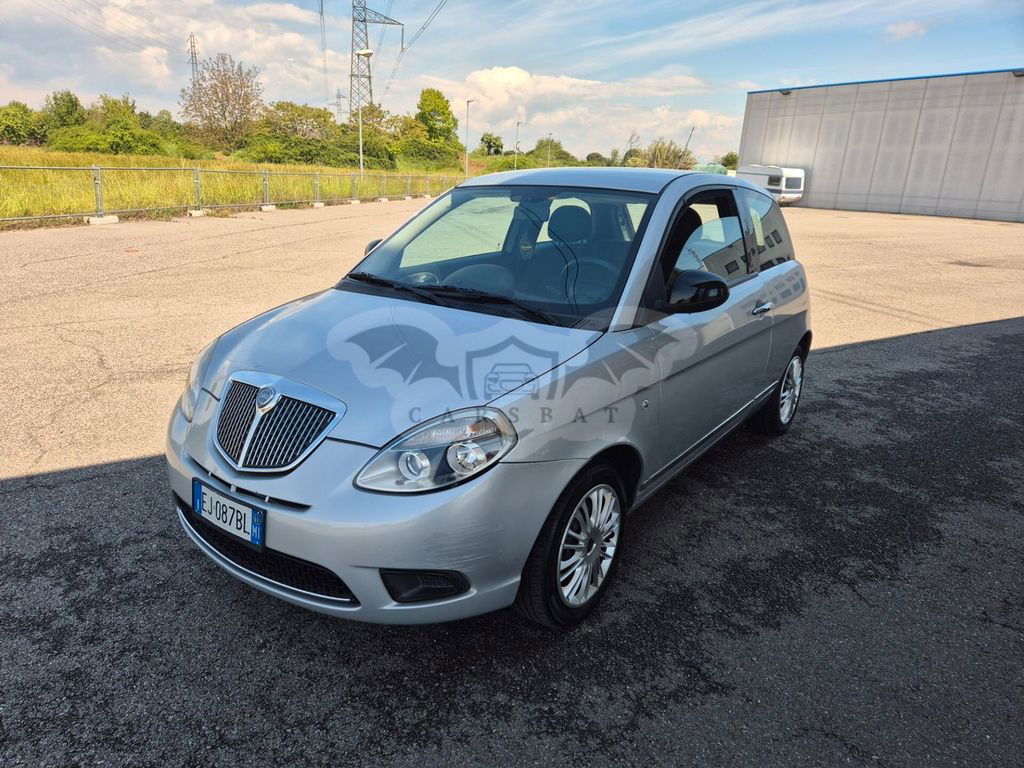 Lancia Ypsilon 2011