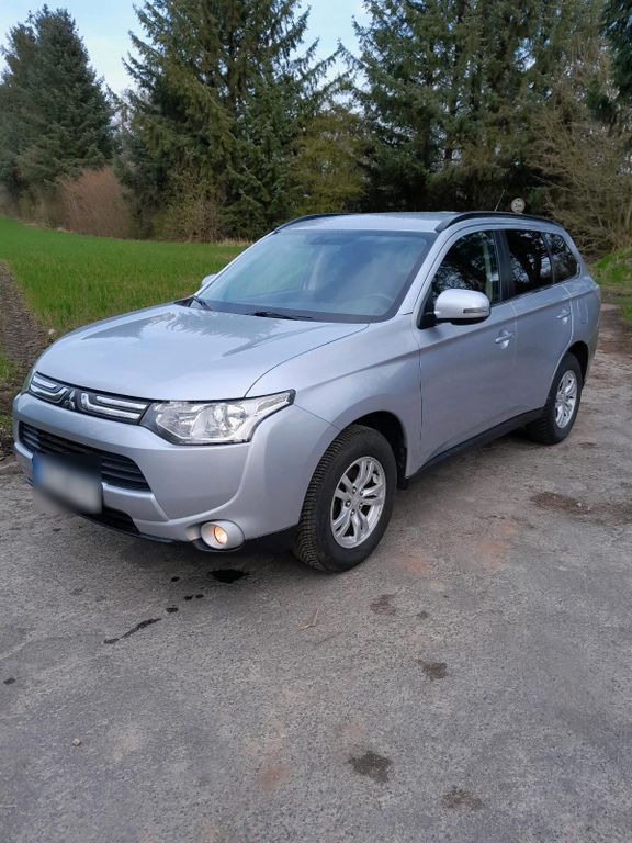 Mitsubishi Outlander 2013