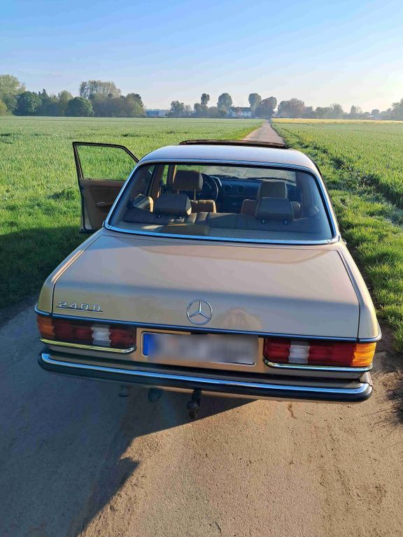 Mercedes-Benz C 240 1984