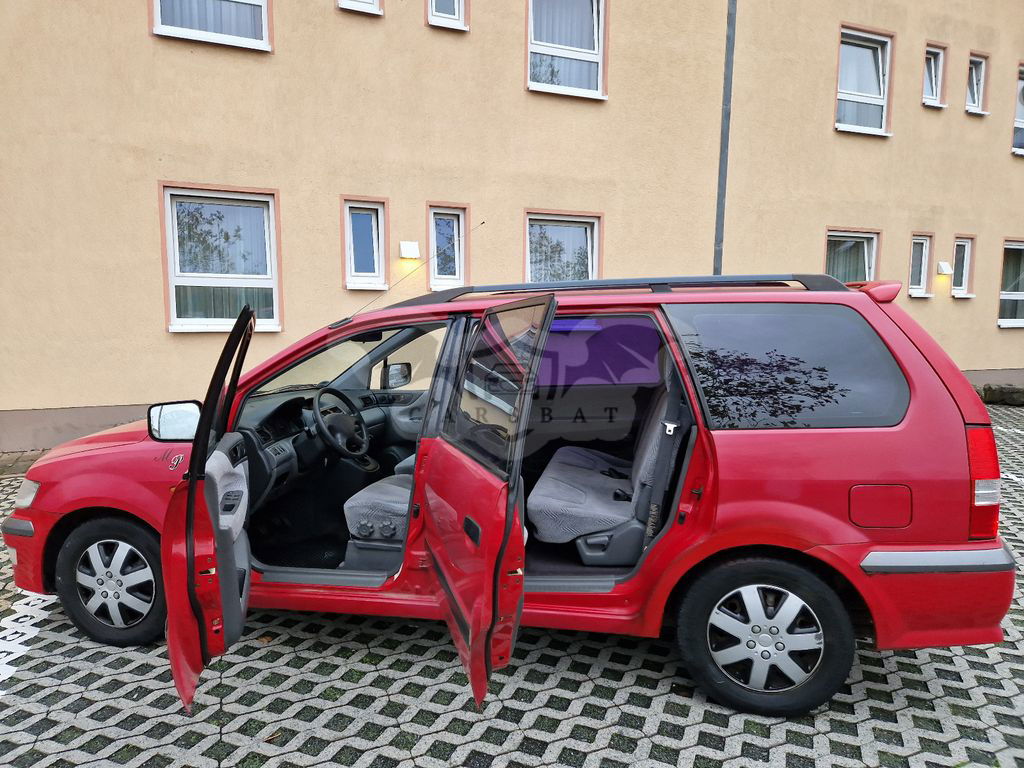 Mitsubishi Space Wagon 1999