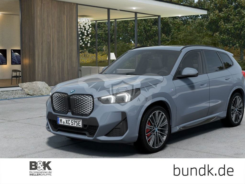 BMW iX1 2024