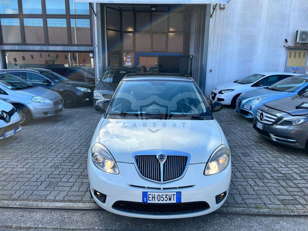 Lancia Ypsilon 2011
