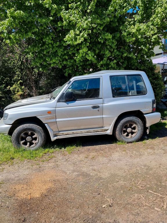 Mitsubishi Pajero 2004