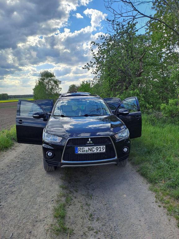 Mitsubishi Outlander 2011