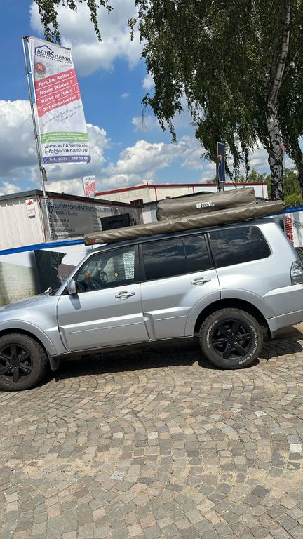 Mitsubishi Montero 2012