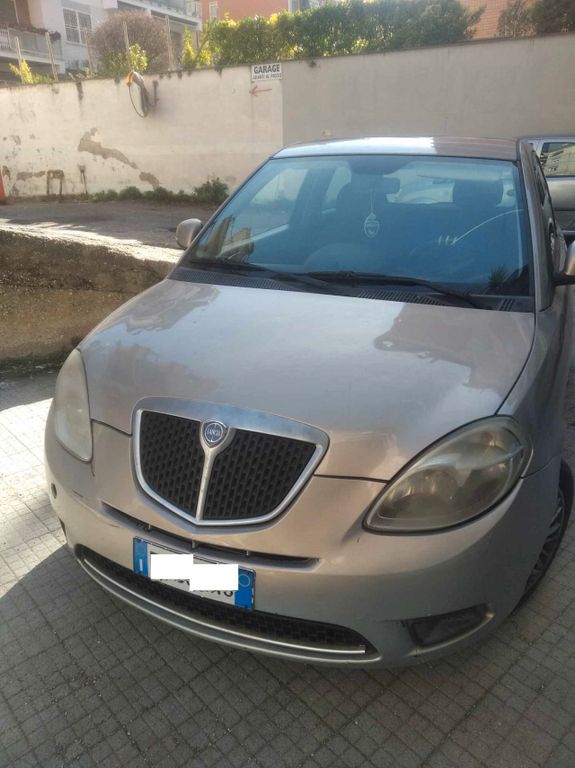 Lancia Ypsilon 2010