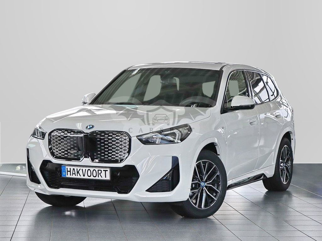 BMW iX1 2024
