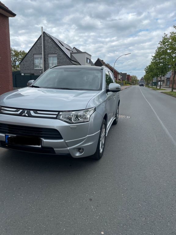 Mitsubishi Outlander 2013