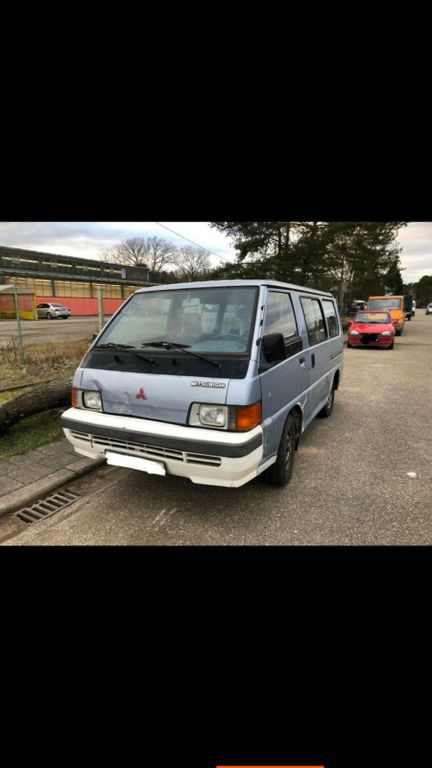Mitsubishi L300 1990