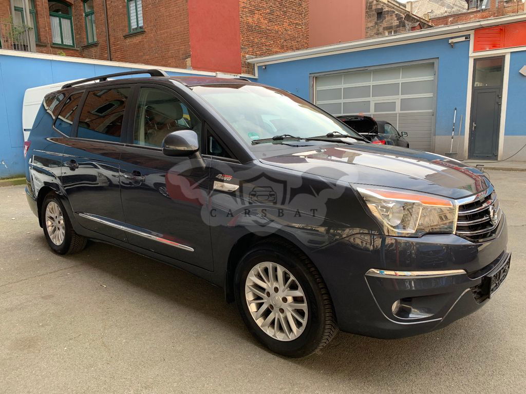 Ssangyong / KG Mobility Rodius 2013
