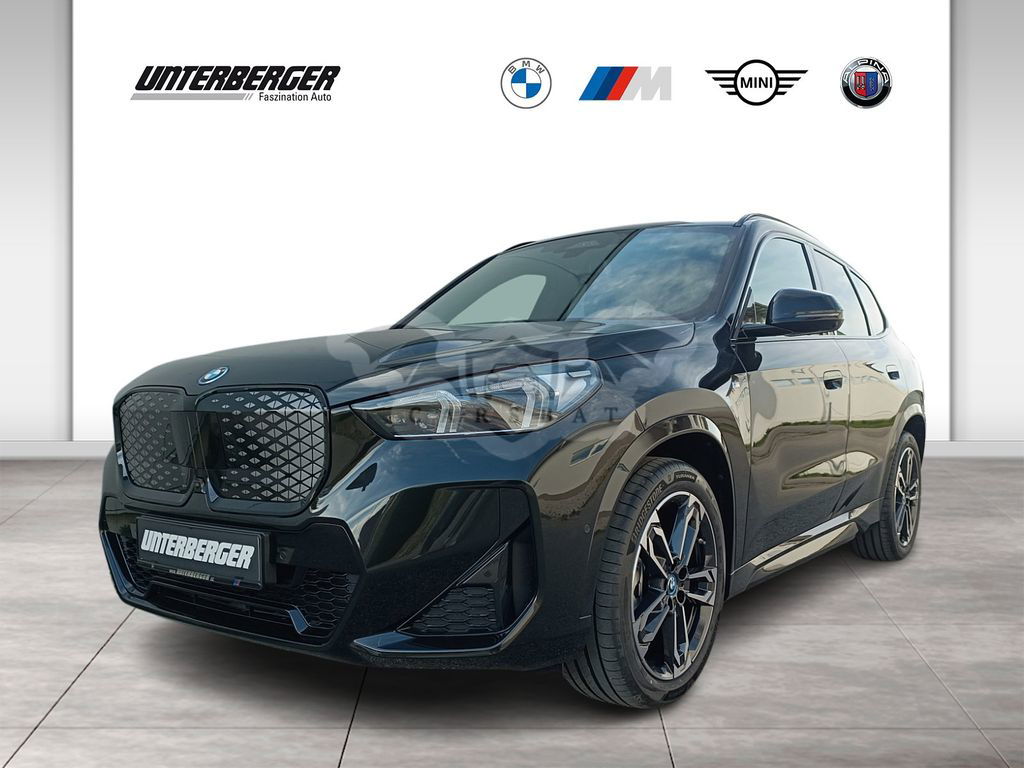 BMW iX1 2024