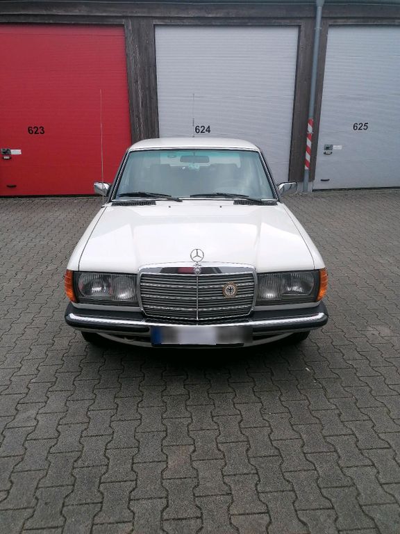 Mercedes-Benz E 1984