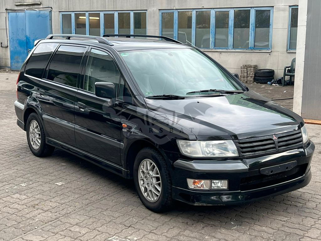 Mitsubishi Space Wagon 2000
