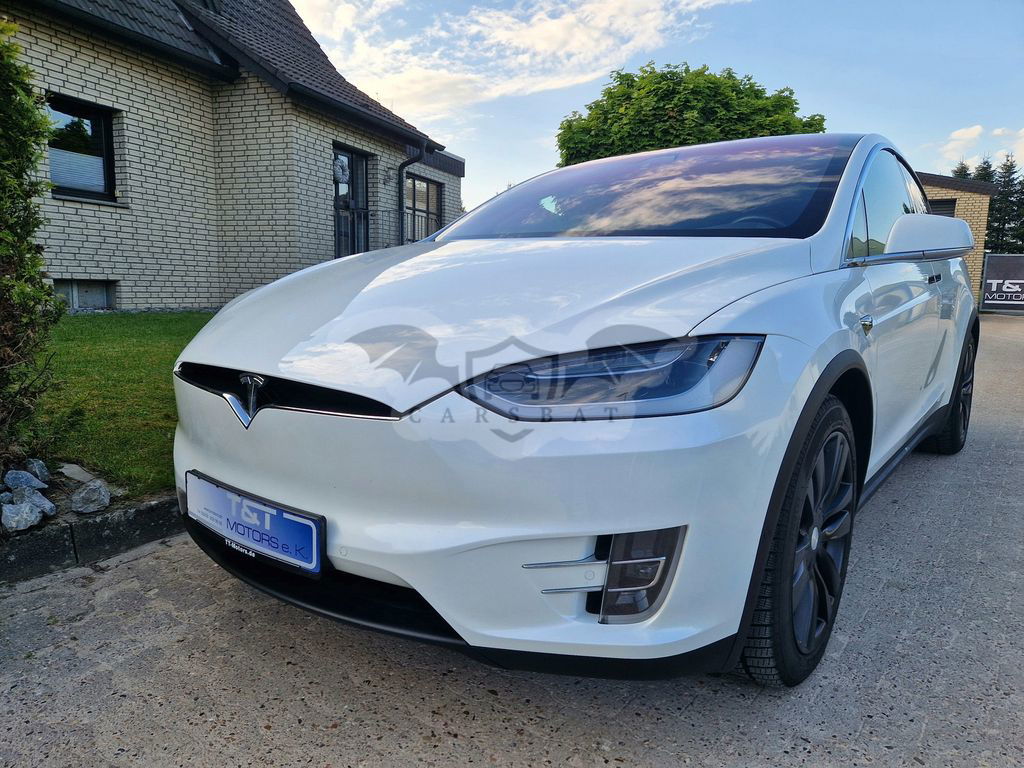 Tesla Model X 2016