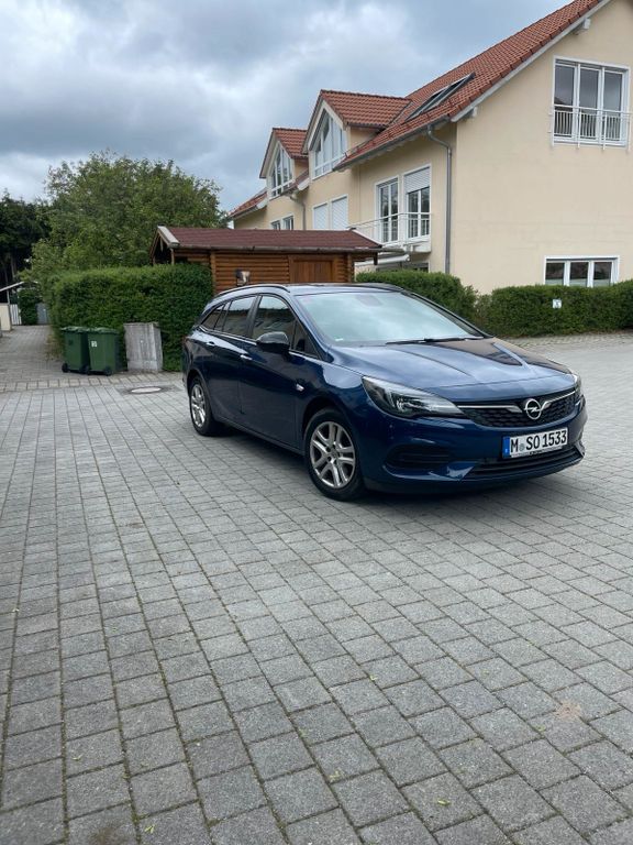 Opel Astra 2022