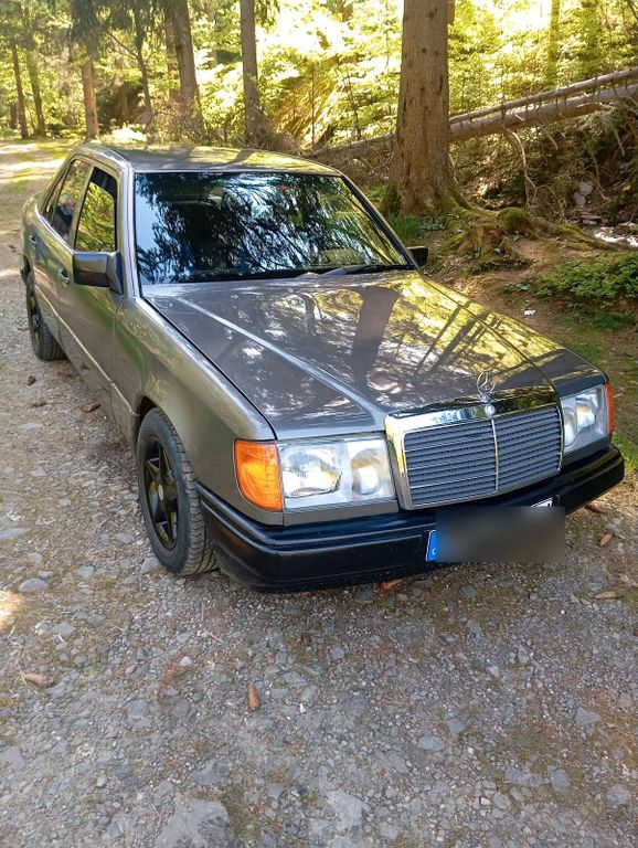 Mercedes-Benz 250 1993
