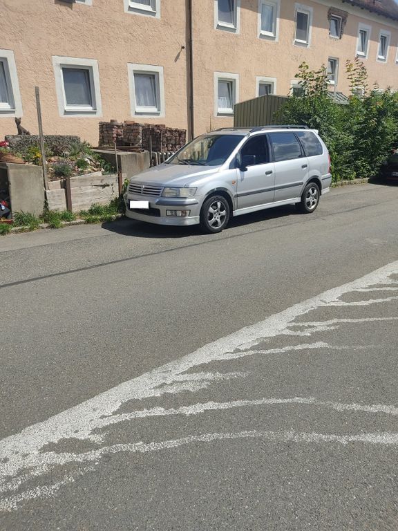 Mitsubishi Space Wagon 2000