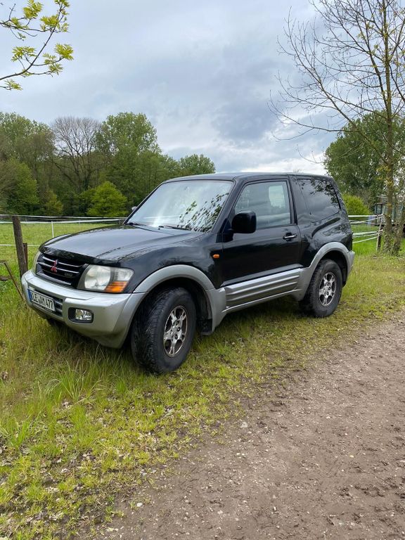 Mitsubishi Pajero 2000