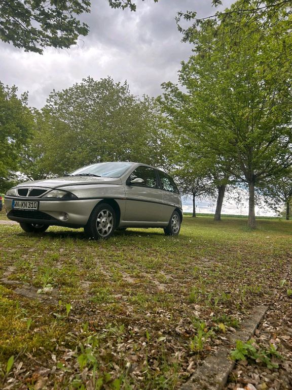 Lancia Ypsilon 2000