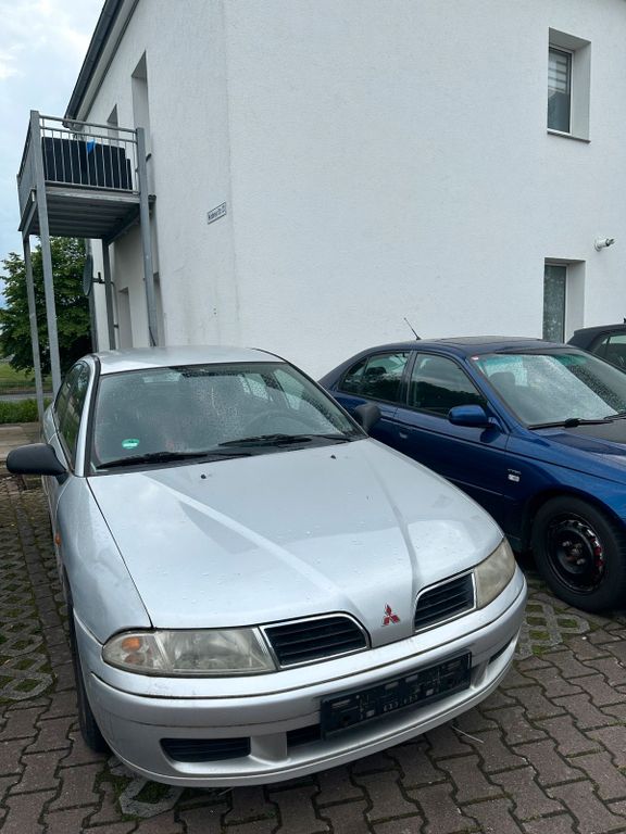 Mitsubishi Carisma 2001