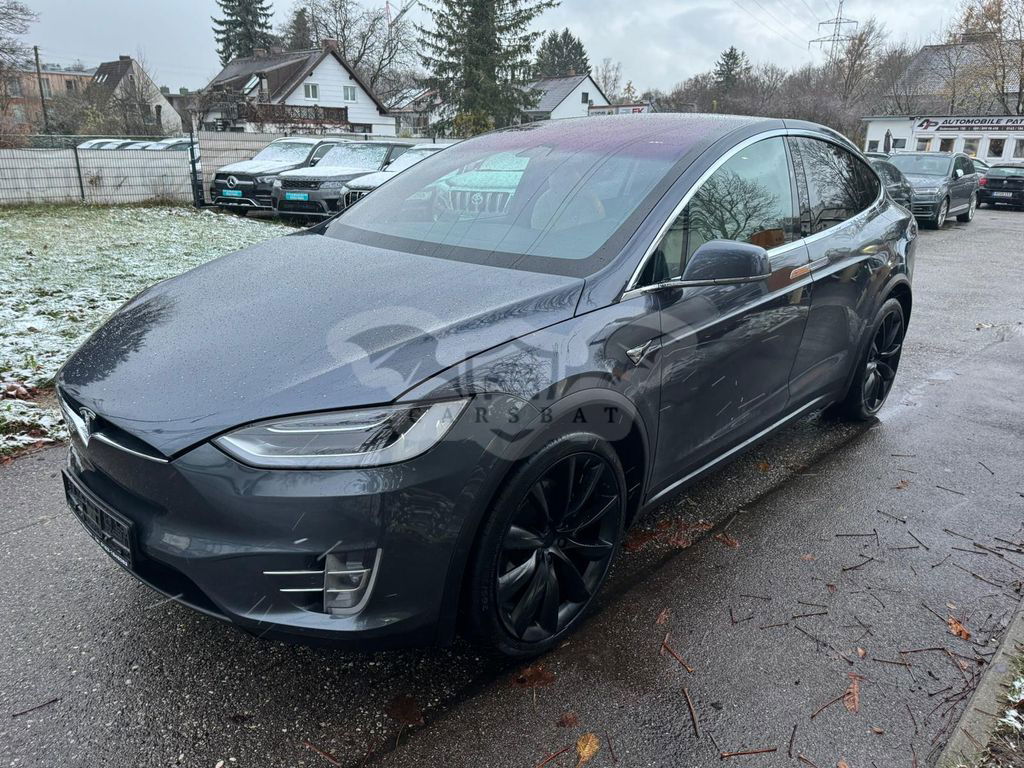 Tesla Model X 2020