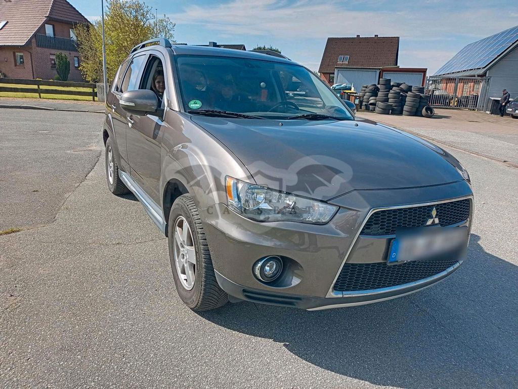 Mitsubishi Outlander 2011