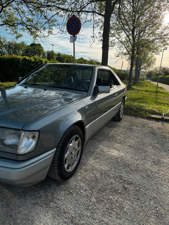 Mercedes-Benz CE 300 1991