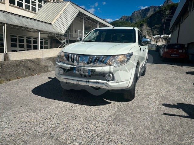 Mitsubishi L200 2015