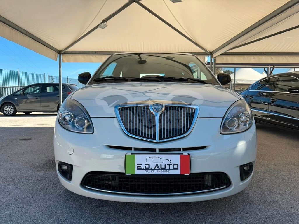 Lancia Ypsilon 2011