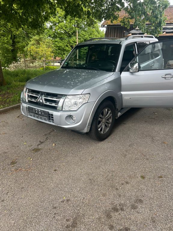 Mitsubishi Pajero 2013