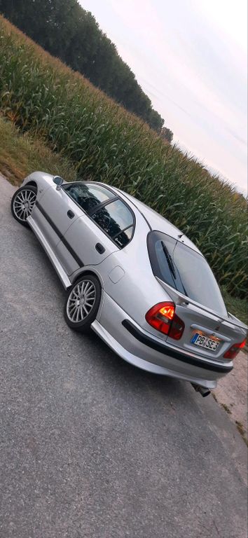 Mitsubishi Carisma 2000