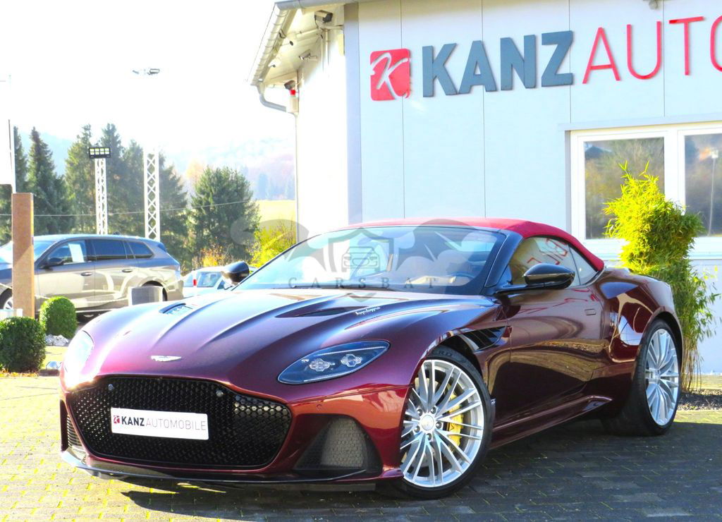 Aston Martin DBS 2022