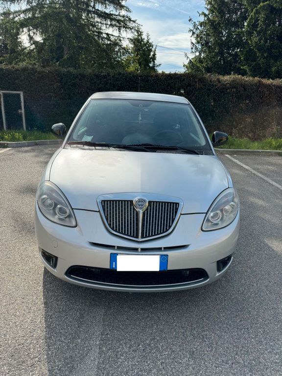 Lancia Ypsilon 2012