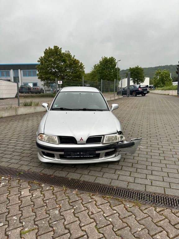 Mitsubishi Carisma 2001