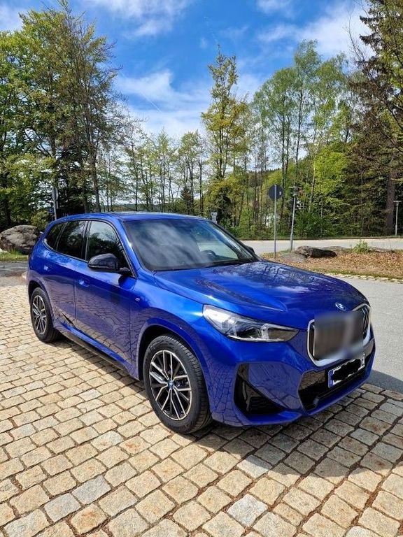 BMW iX1 2023